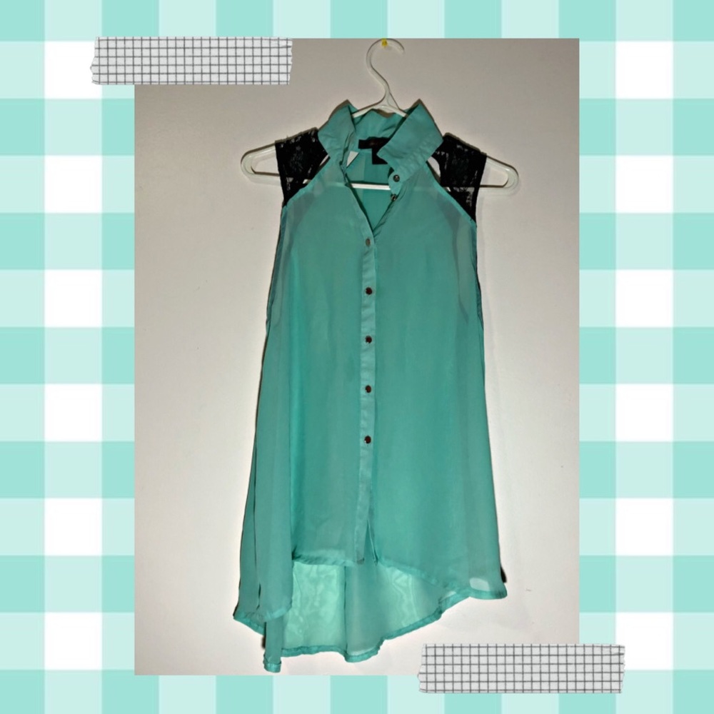 Collared Sleeveless Blouse